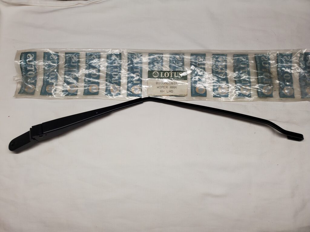 B100M0161F-Wiper-Arm-RH-1- 